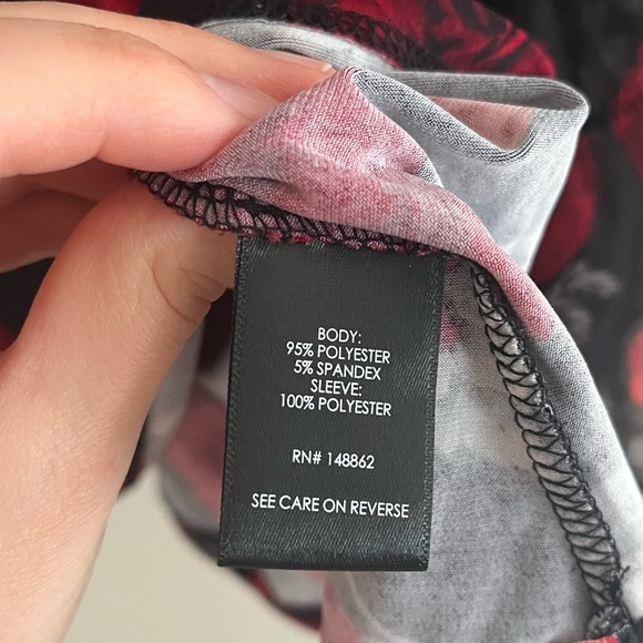 Torrid Sz 2 Babydoll Rose Print Studio Knit Chiffon Sleeve Surplice Top - Picture 5 of 8